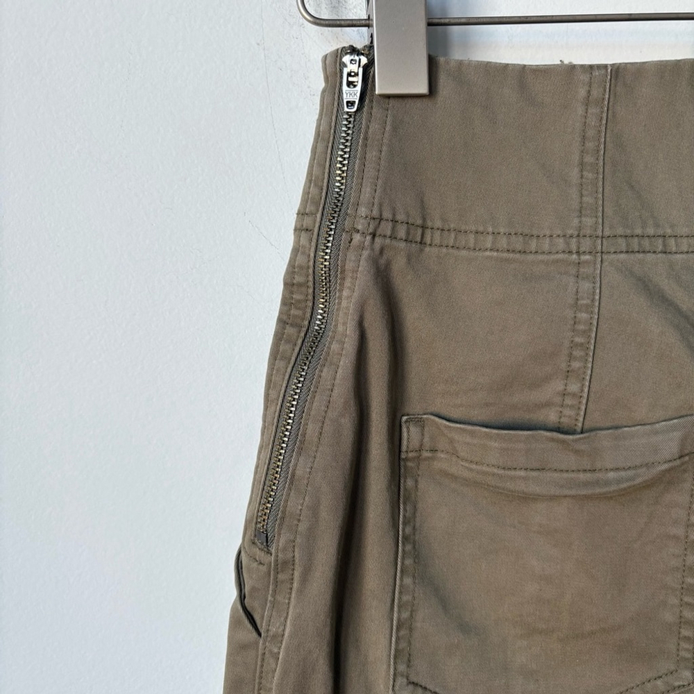 A.L.C “Kyle” Lace Up Front Skinny Green Pants Size 2 - Picture 14 of 15